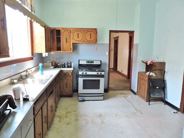 10437 S Avenue H, Chicago, IL 60617