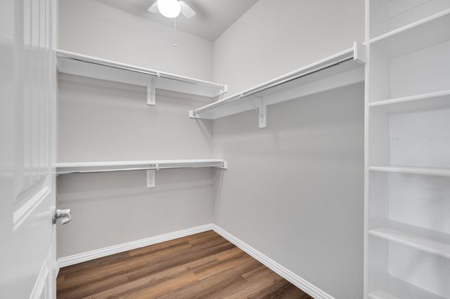 532 Meadowlake Drive, Waxahachie, TX 75165