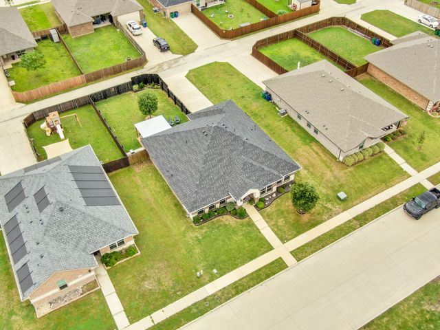 532 Meadowlake Drive, Waxahachie, TX 75165