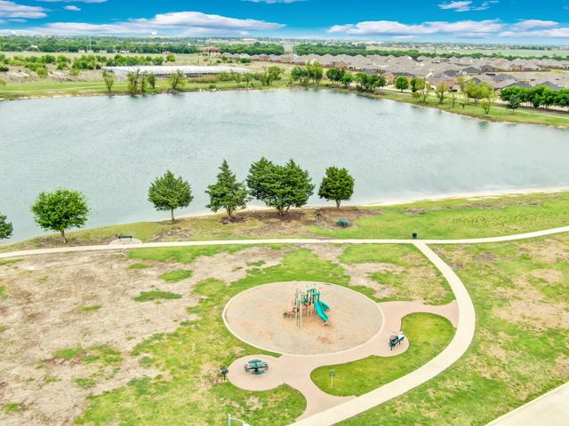 532 Meadowlake Drive, Waxahachie, TX 75165