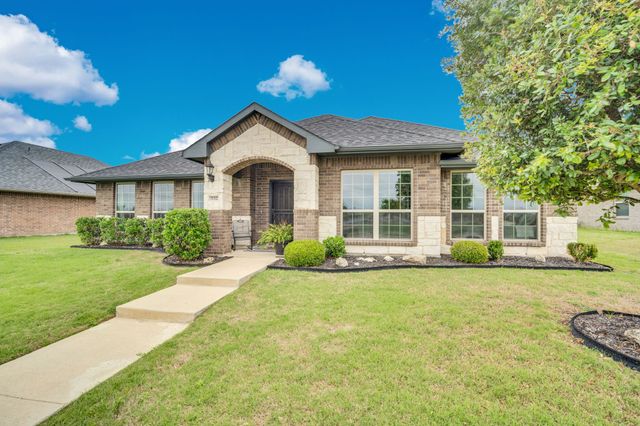532 Meadowlake Drive, Waxahachie, TX 75165