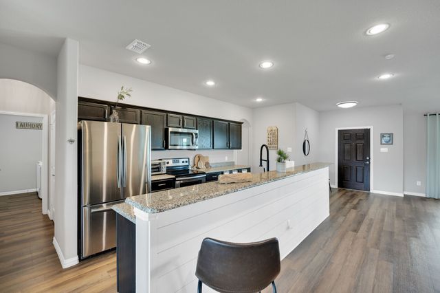 532 Meadowlake Drive, Waxahachie, TX 75165