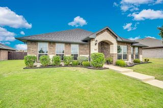 532 Meadowlake Drive, Waxahachie, TX 75165