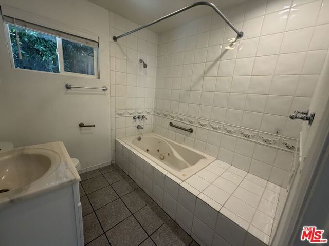 7365 Pomelo Drive, Los Angeles, CA 91307