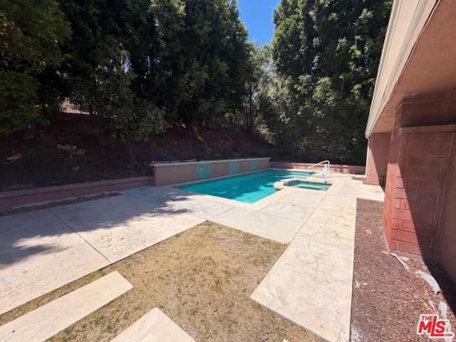 7365 Pomelo Drive, Los Angeles, CA 91307