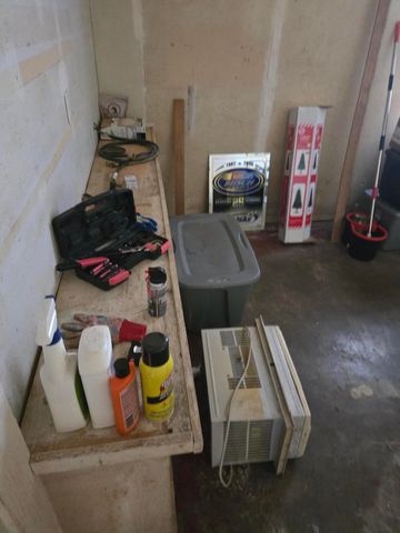 611 S Harrison Avenue, Aurora, MO 65605