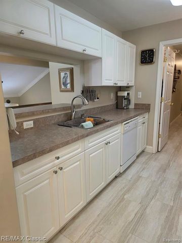 3391 Tremonte Circle Suite 100, Rochester, MI 48306