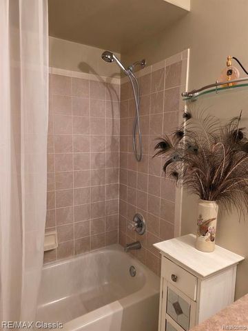 3391 Tremonte Circle Suite 100, Rochester, MI 48306