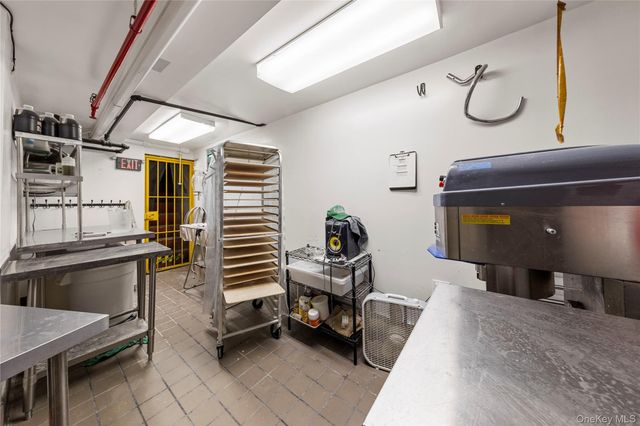 2909 Broadway, Astoria, NY 11106