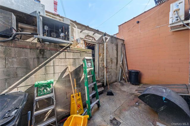 2909 Broadway, Astoria, NY 11106