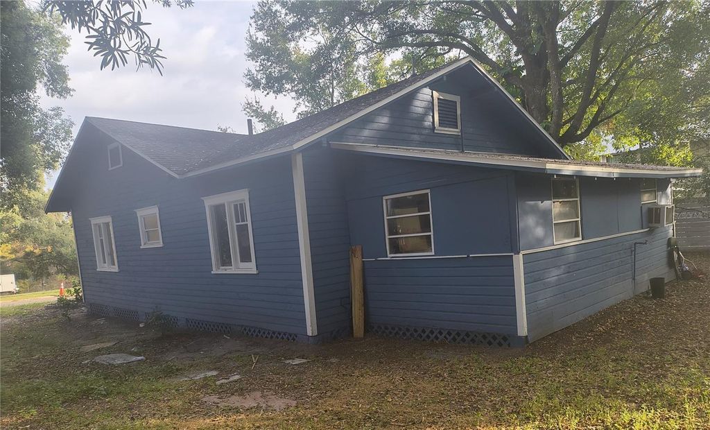 Image 2 of property listing at 1406 GREENWOOD STREET, Orlando, FL 32801