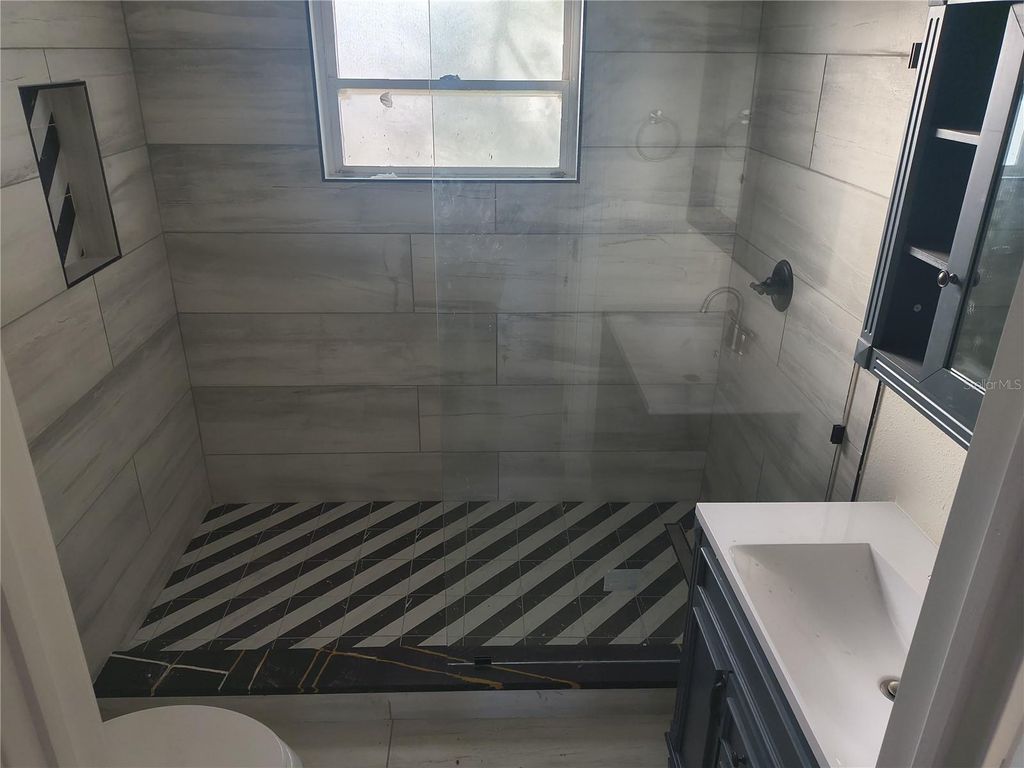 Image 14 of property listing at 1406 GREENWOOD STREET, Orlando, FL 32801