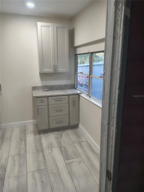 Image 15 of property listing at 1406 GREENWOOD STREET, Orlando, FL 32801