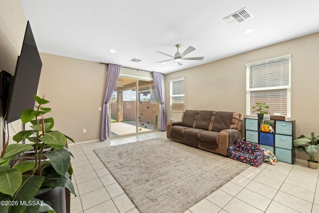 6575 E Via Arroyo Largo, Tucson, AZ 85756