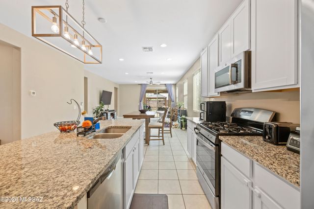 6575 E Via Arroyo Largo, Tucson, AZ 85756