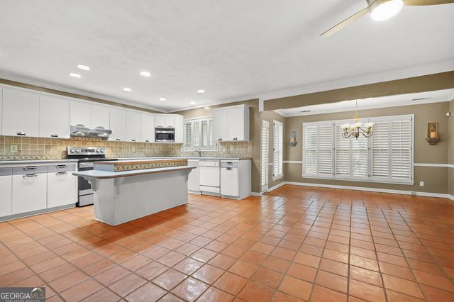 1460 Silver Hill Road, Stone Mountain, GA 30087