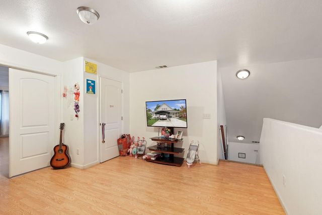 336 E Locust St, Lodi, CA 95240