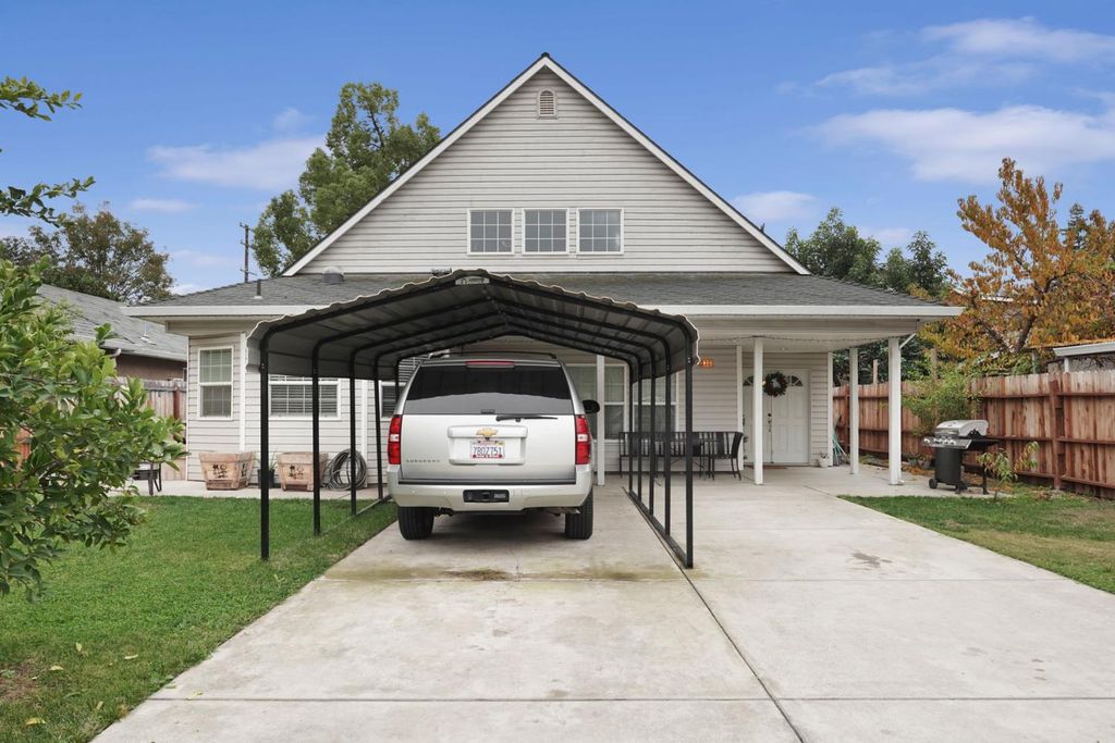 336 E Locust St, Lodi, CA 95240