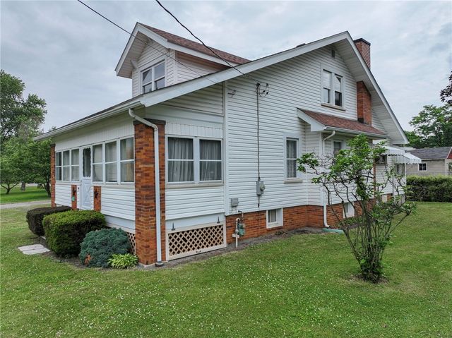 412 Old Zelienople Rd, Franklin Twp, PA 16117