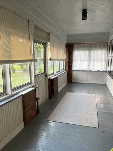 412 Old Zelienople Rd, Franklin Twp, PA 16117