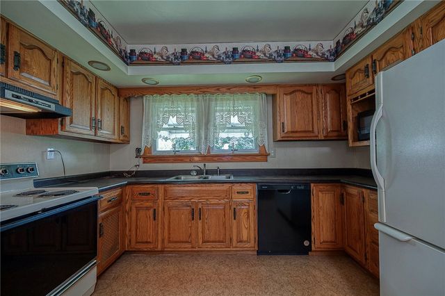 412 Old Zelienople Rd, Franklin Twp, PA 16117