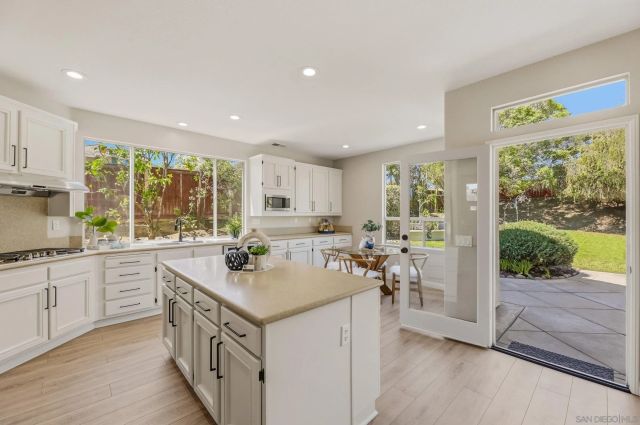 7304 Celata, San Diego, CA 92129