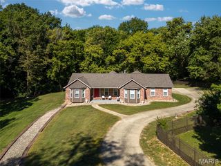 109 Kingsbrooke Boulevard, Glen Carbon, IL 62034