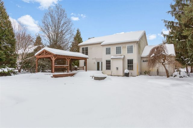 1701 J W Way, Saint Joseph, MI 49085