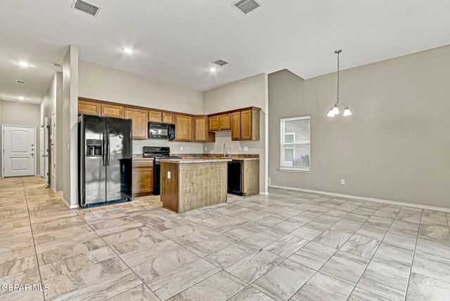 716 HC Gilbert Minjares Drive A, Socorro, TX 79927