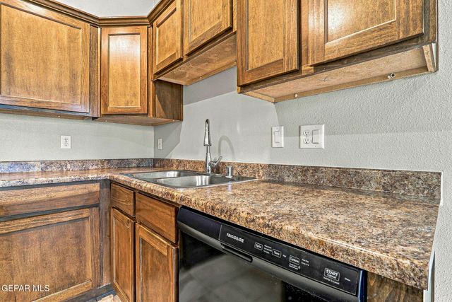 716 HC Gilbert Minjares Drive A, Socorro, TX 79927