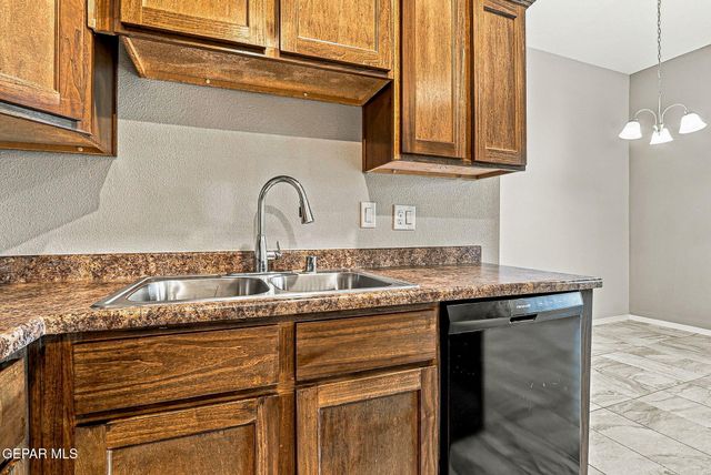 716 HC Gilbert Minjares Drive A, Socorro, TX 79927