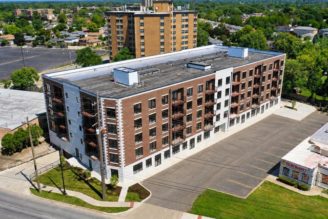 9201 N Milwaukee Avenue 1-2, Niles, IL 60714