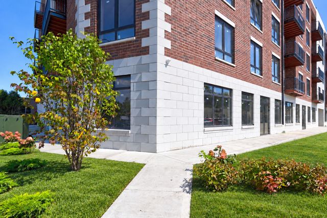 9201 N Milwaukee Avenue 1-2, Niles, IL 60714