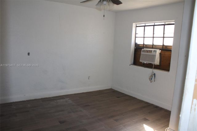 5940 NW 21st Ave, Miami, FL 33142