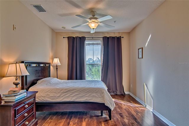 1185 SW 9TH ROAD 402, Gainesville, FL 32601