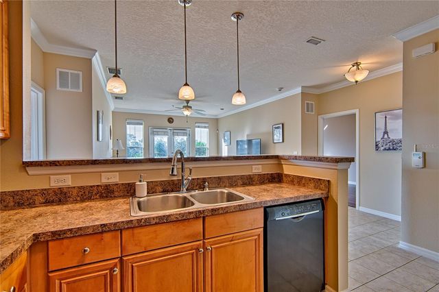 1185 SW 9TH ROAD 402, Gainesville, FL 32601