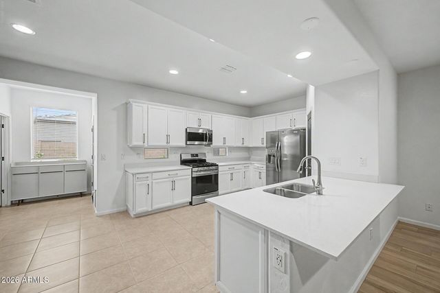 12431 W State Avenue, Glendale, AZ 85307