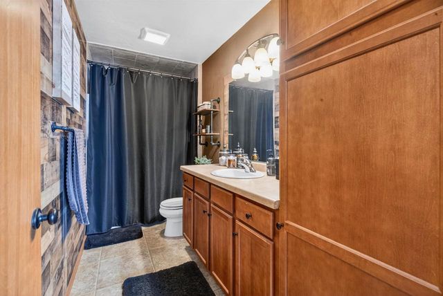 2520 MARATHON AVENUE, Neenah, WI 54956