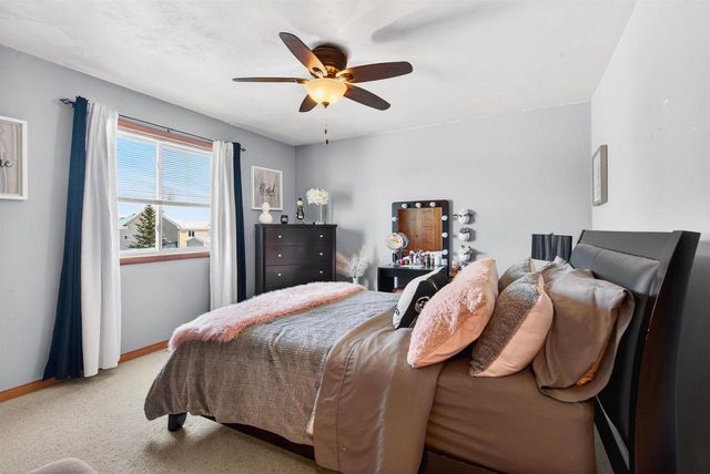 2520 MARATHON AVENUE, Neenah, WI 54956