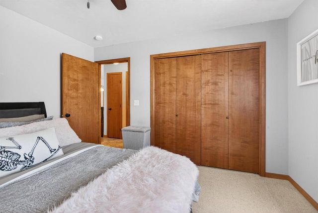 2520 MARATHON AVENUE, Neenah, WI 54956