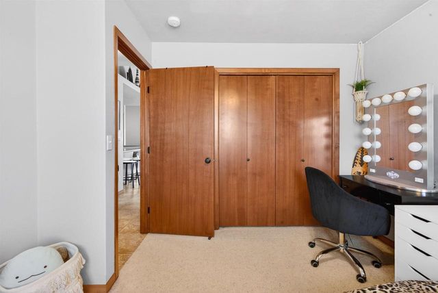 2520 MARATHON AVENUE, Neenah, WI 54956