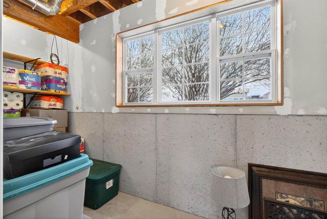 2520 MARATHON AVENUE, Neenah, WI 54956