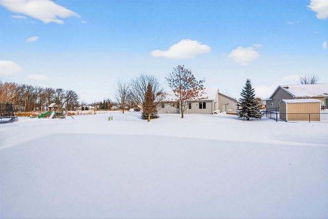 2520 MARATHON AVENUE, Neenah, WI 54956