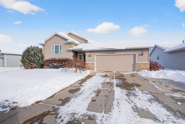 2520 MARATHON AVENUE, Neenah, WI 54956