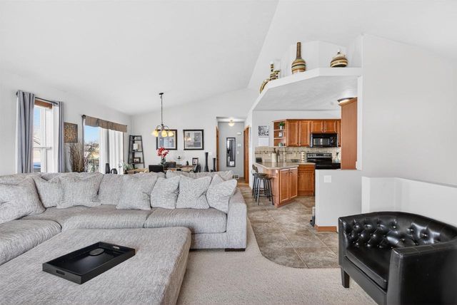 2520 MARATHON AVENUE, Neenah, WI 54956