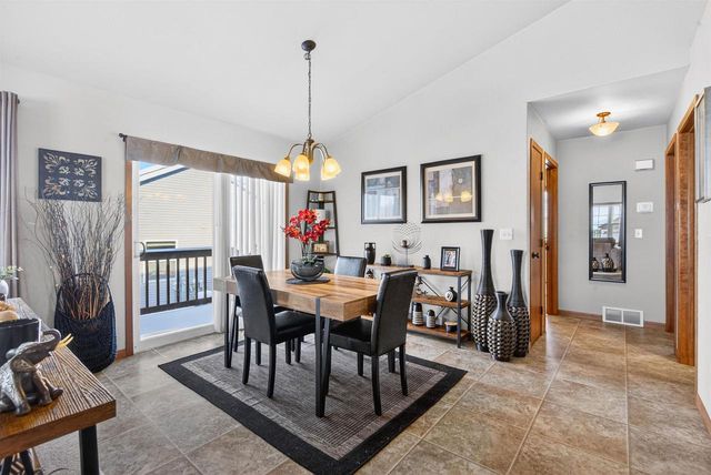 2520 MARATHON AVENUE, Neenah, WI 54956