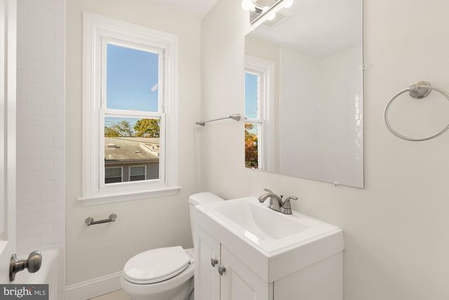 321 CRITTENDEN ST NW, Washington, DC 20011