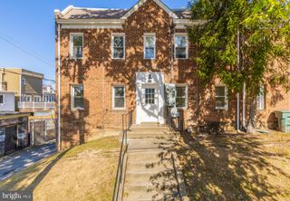 321 CRITTENDEN ST NW, Washington, DC 20011