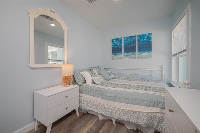 1604 Victoria Ave, Rockport, TX 78382