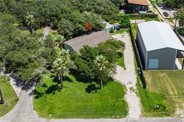 1604 Victoria Ave, Rockport, TX 78382